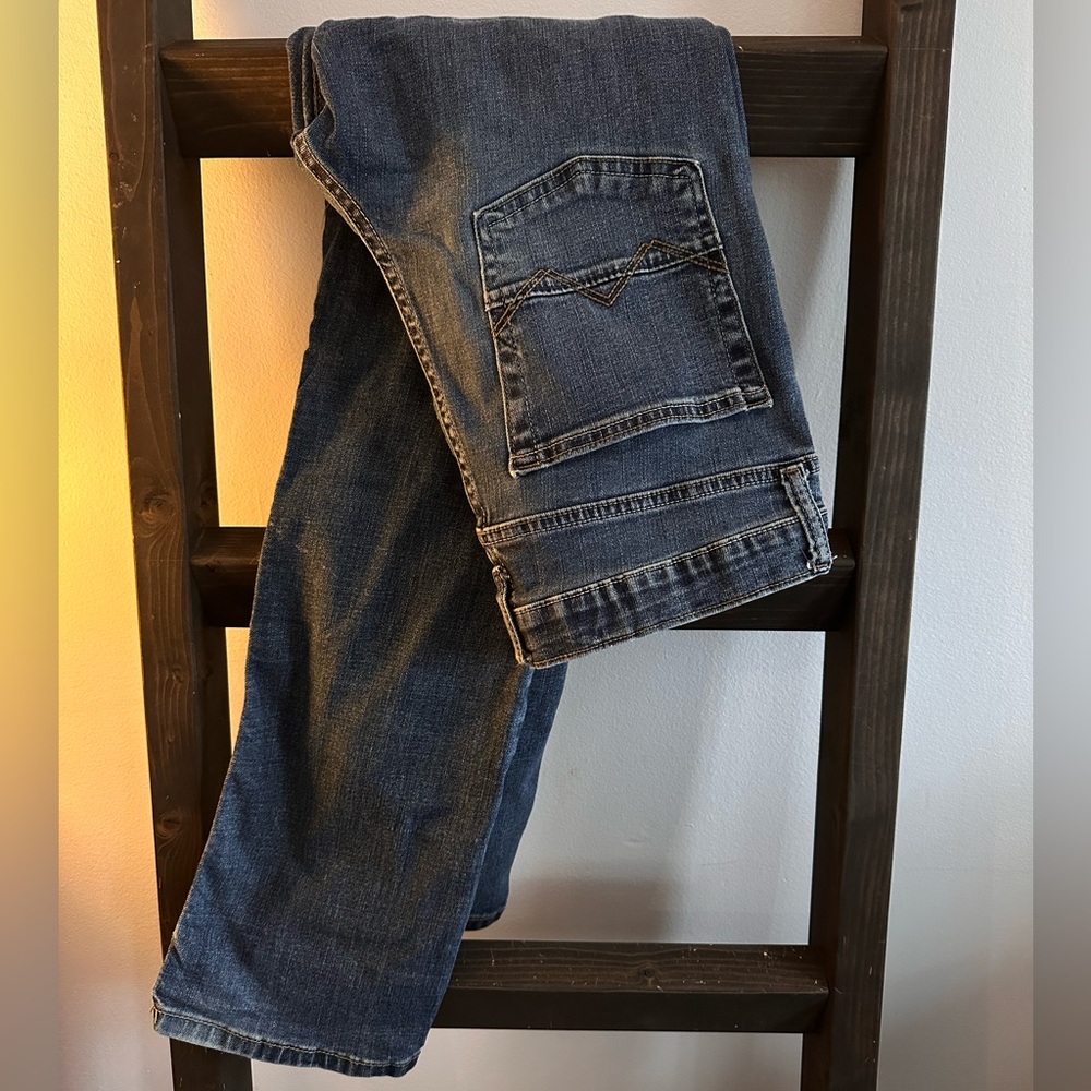 Wrangler Men's Medium Blue Slim Straight Jeans